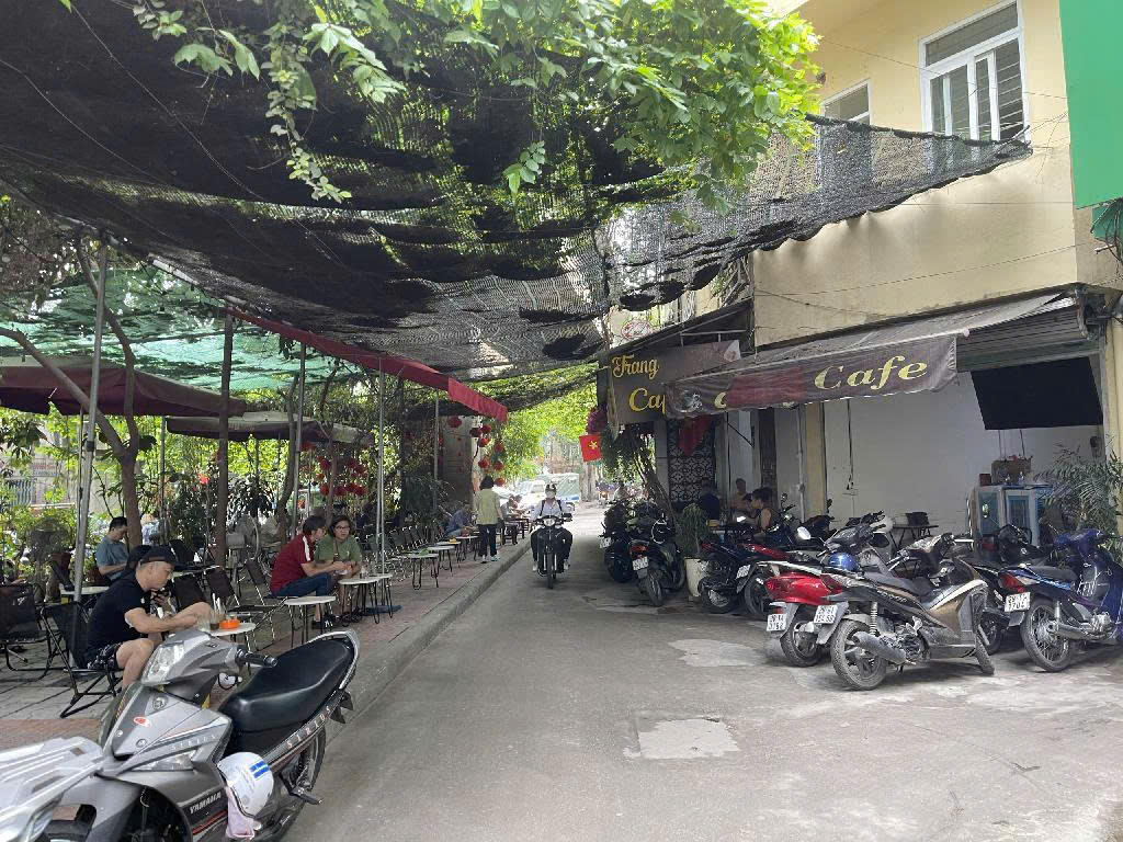 Đường láng - Lô Góc - Oto - Kinh Doanh sầm uất có 102